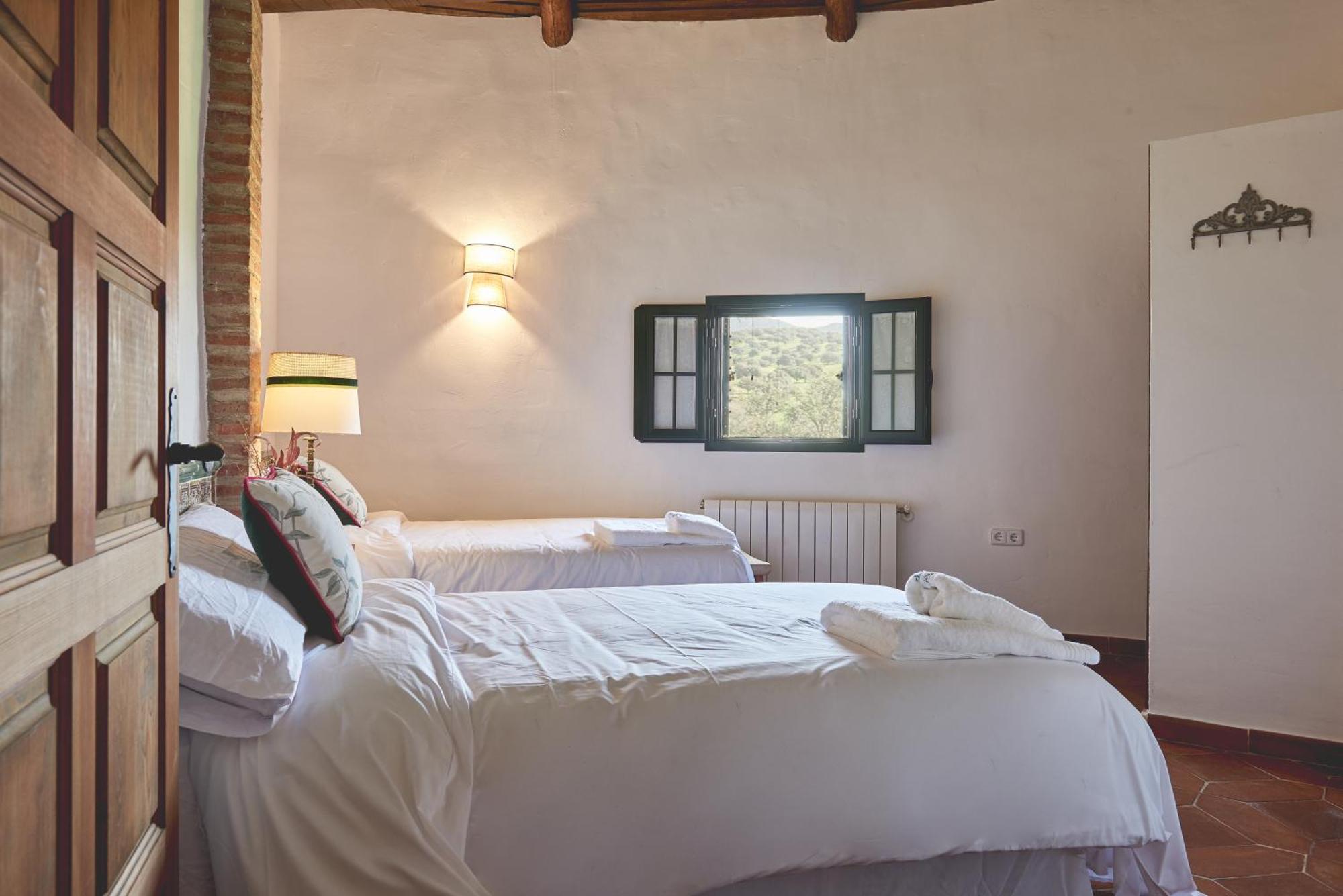 Alojamiento Turistico- Agroturismo Dehesa La Pared Chillon Luaran gambar